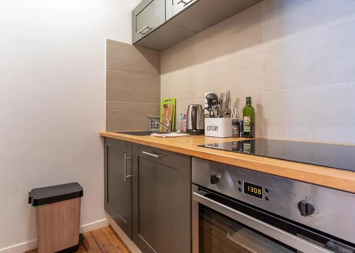 Au 21 Rue Victor Hugo *